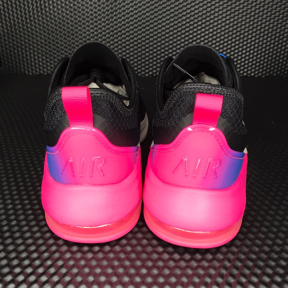 NIB Nike Air Max Motion 2 Women’s Sneakers - Picture 6 of 12